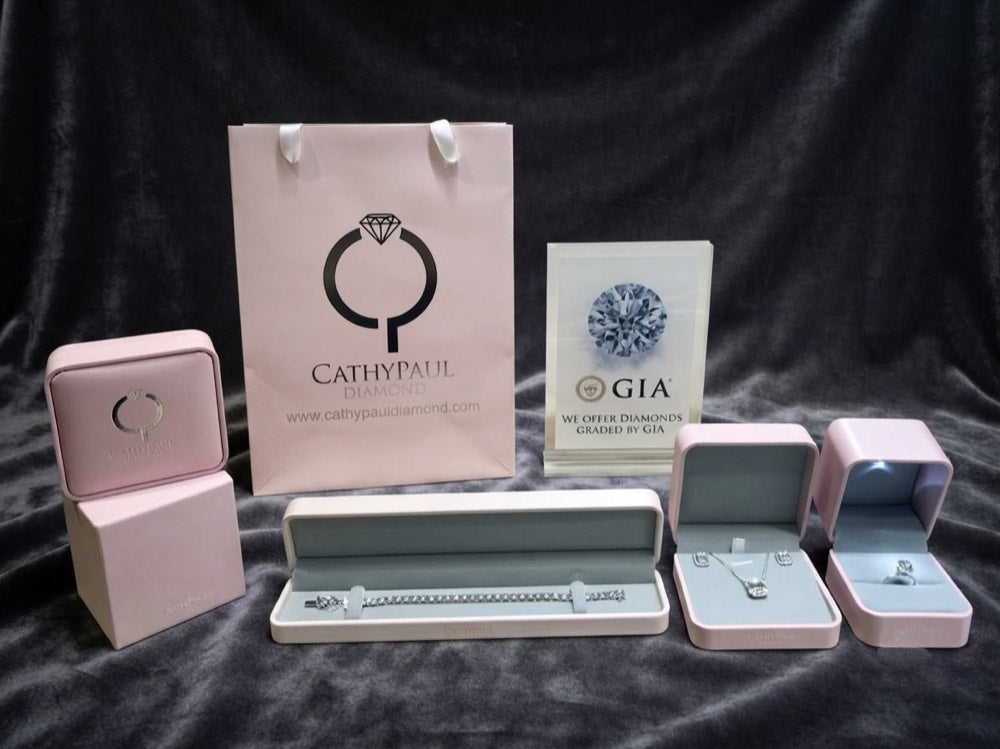 CathyPaul 專屬粉紅禮盒、品牌紙袋、GIA 證書及首飾盒實拍